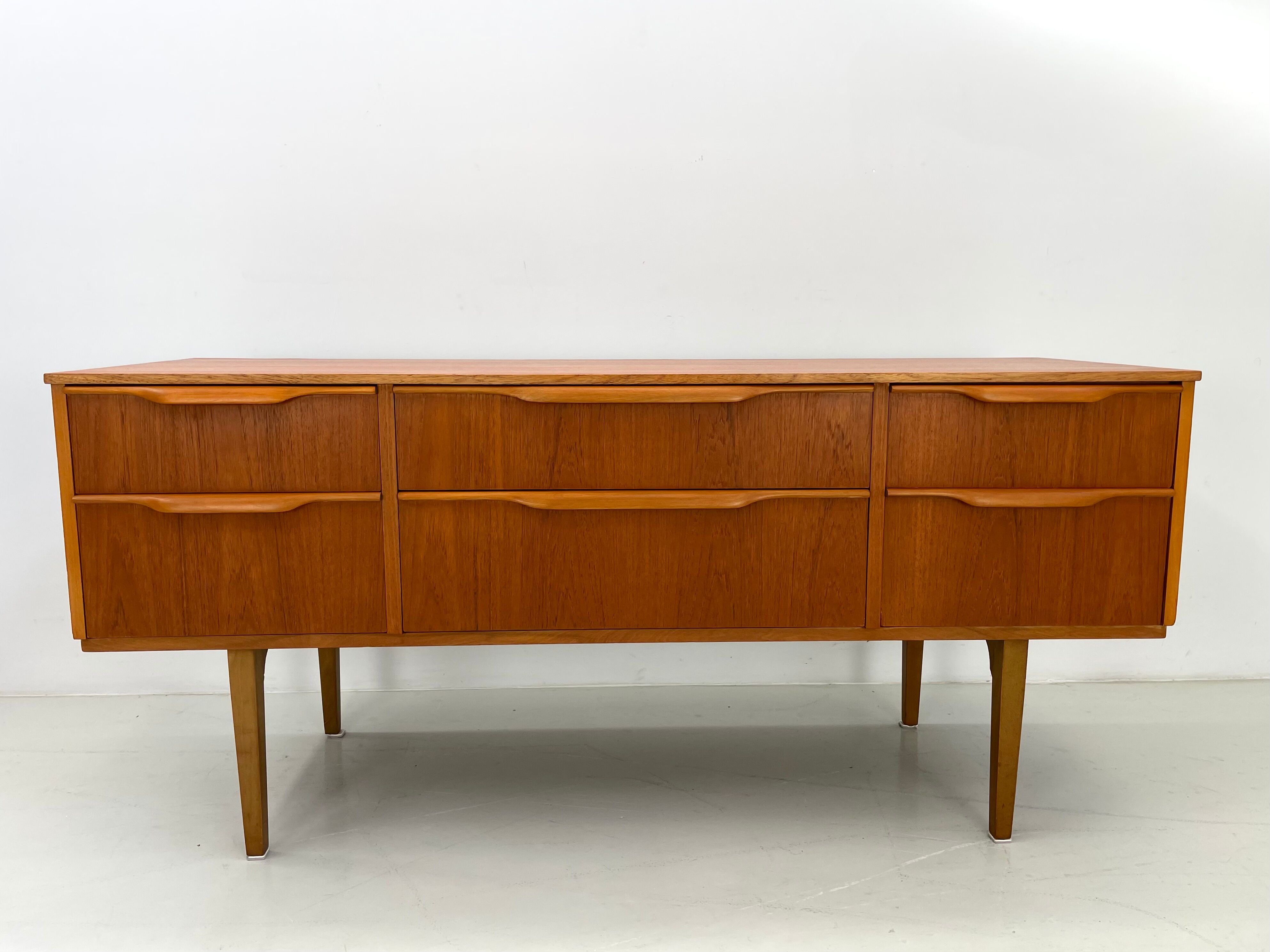 Vintage Austinsuite sideboard 1960's