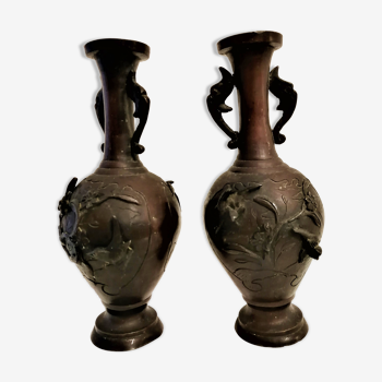 Pair of Asian bronze vases. Late nineteenth, early twentieth.