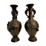 Pair of Asian bronze vases. Late nineteenth, early twentieth.