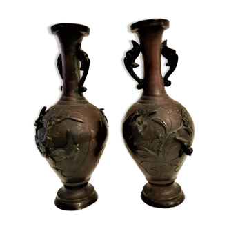 Pair of Asian bronze vases. Late nineteenth, early twentieth.