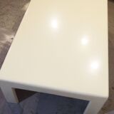 Table basse en bois laqué