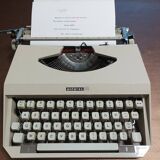 Antares Capri model typewriter from the 1960s (RARE)