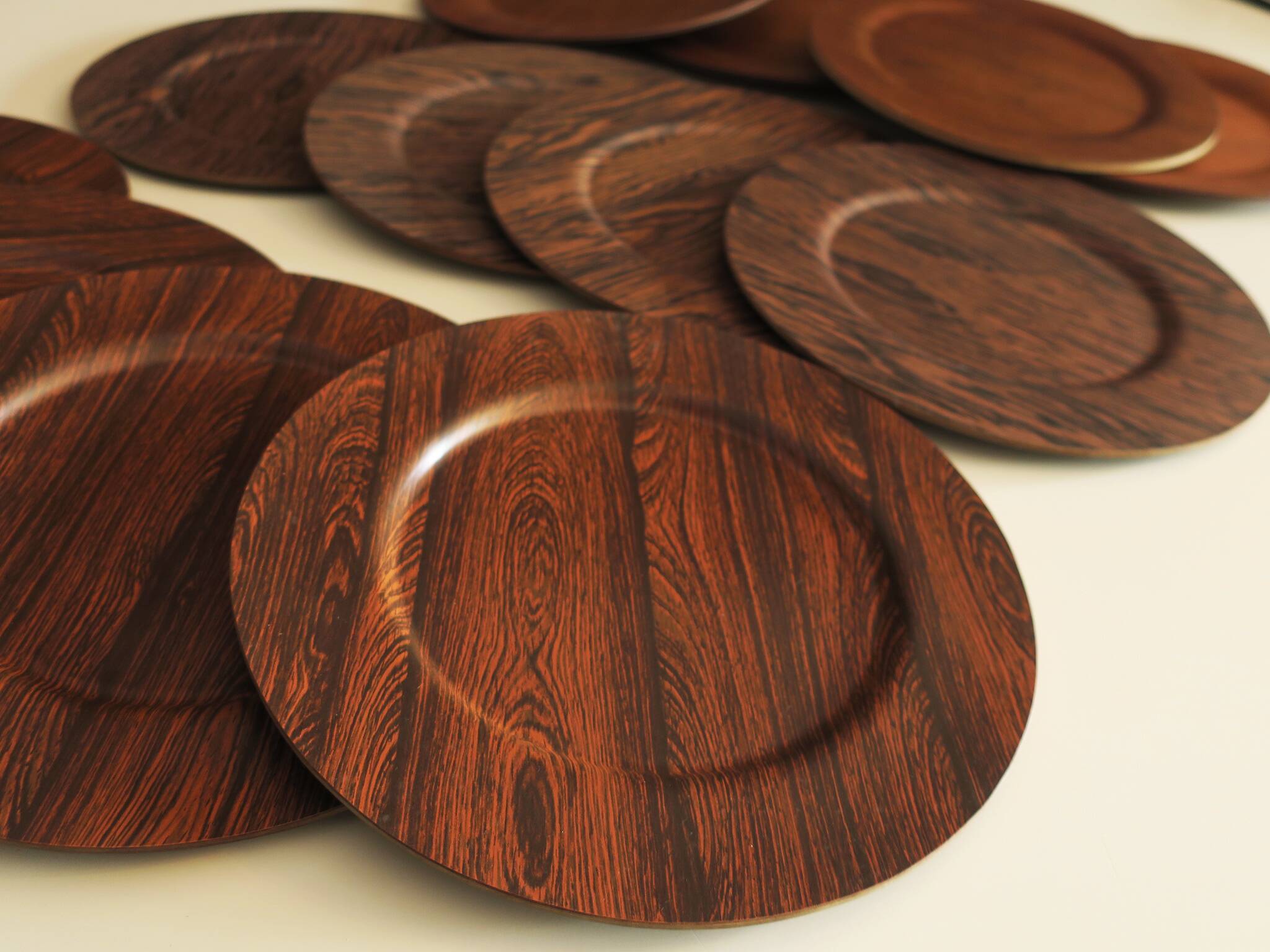 Set of 12 plywood rosewood and teak plates by mossback, Denmark 1960s