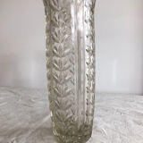 Vase in cut and chiseled glass vintage