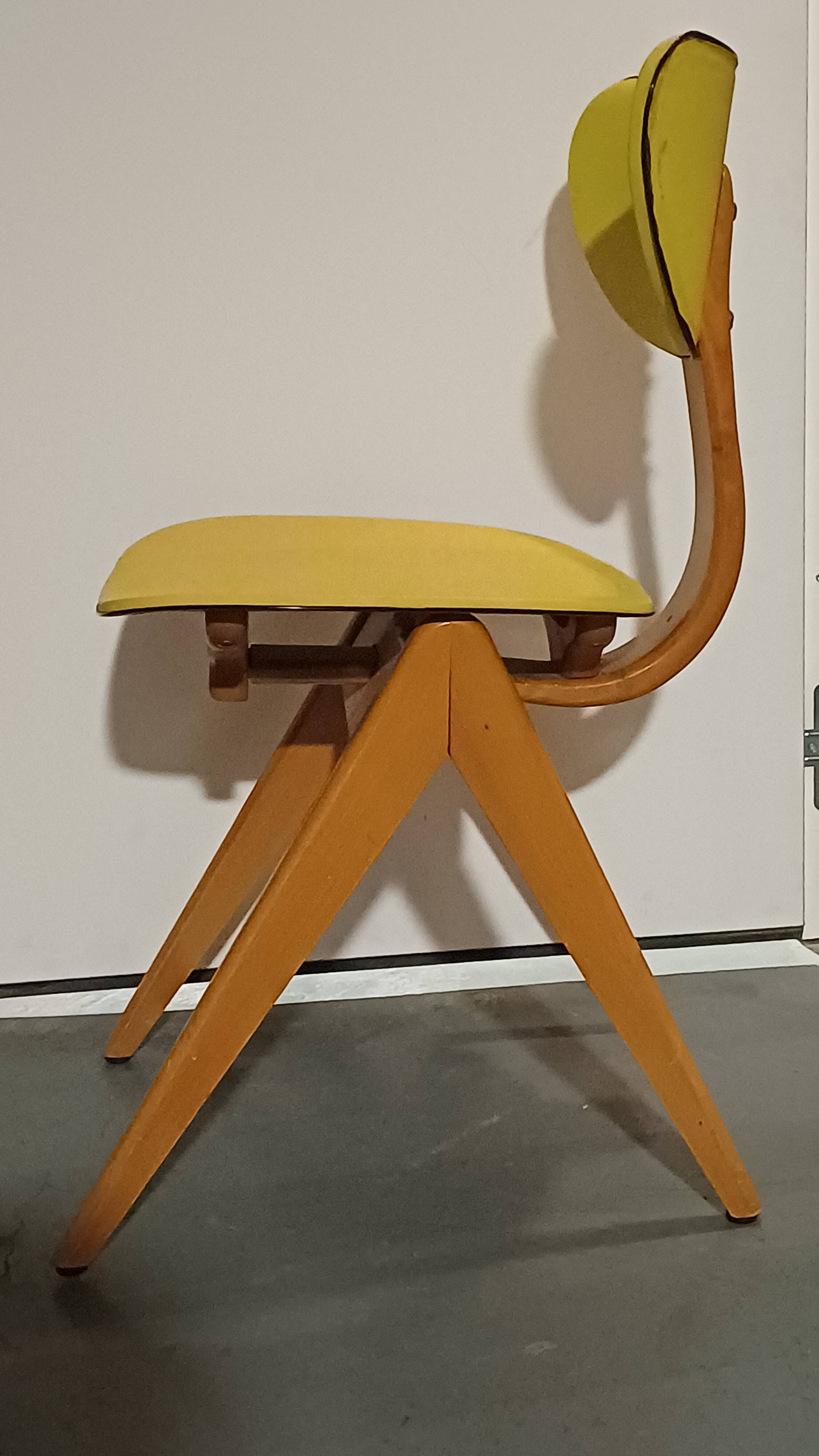 Set of 2 vintage chairs