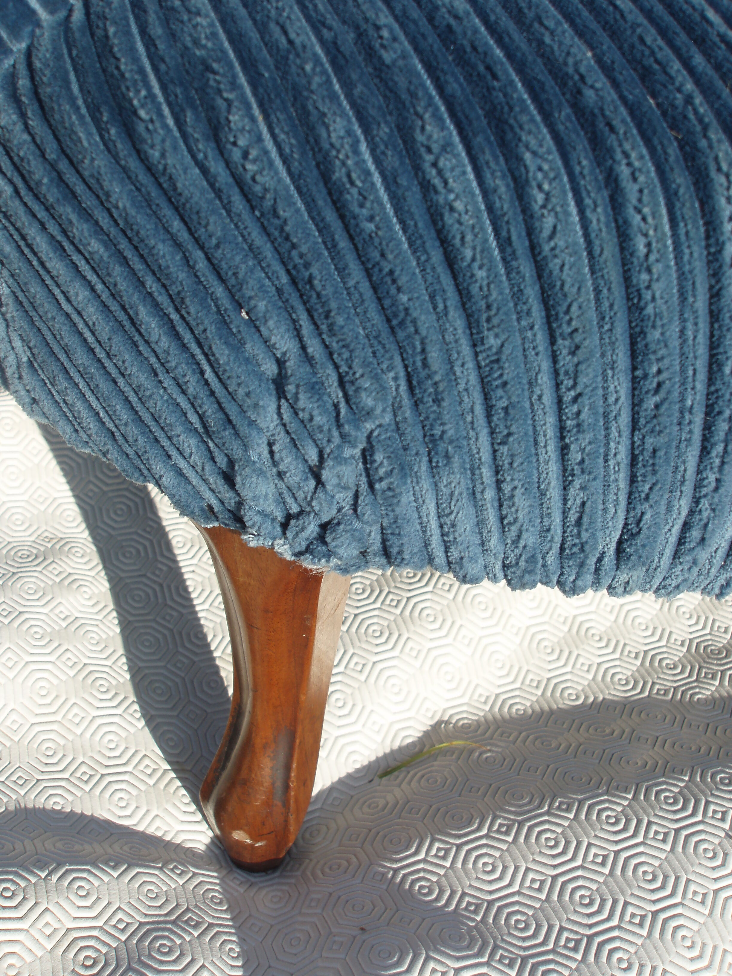 Vintage blue sofa 2 seats in velvet