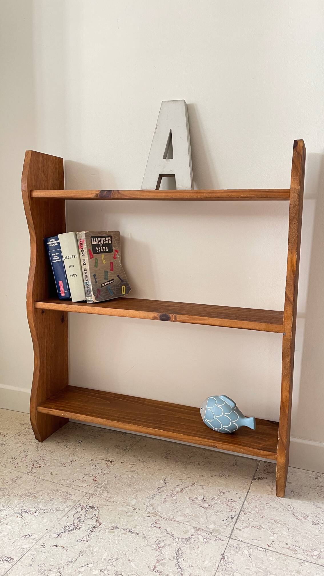 Shelf to stand or hang with 3 vintage wood trays