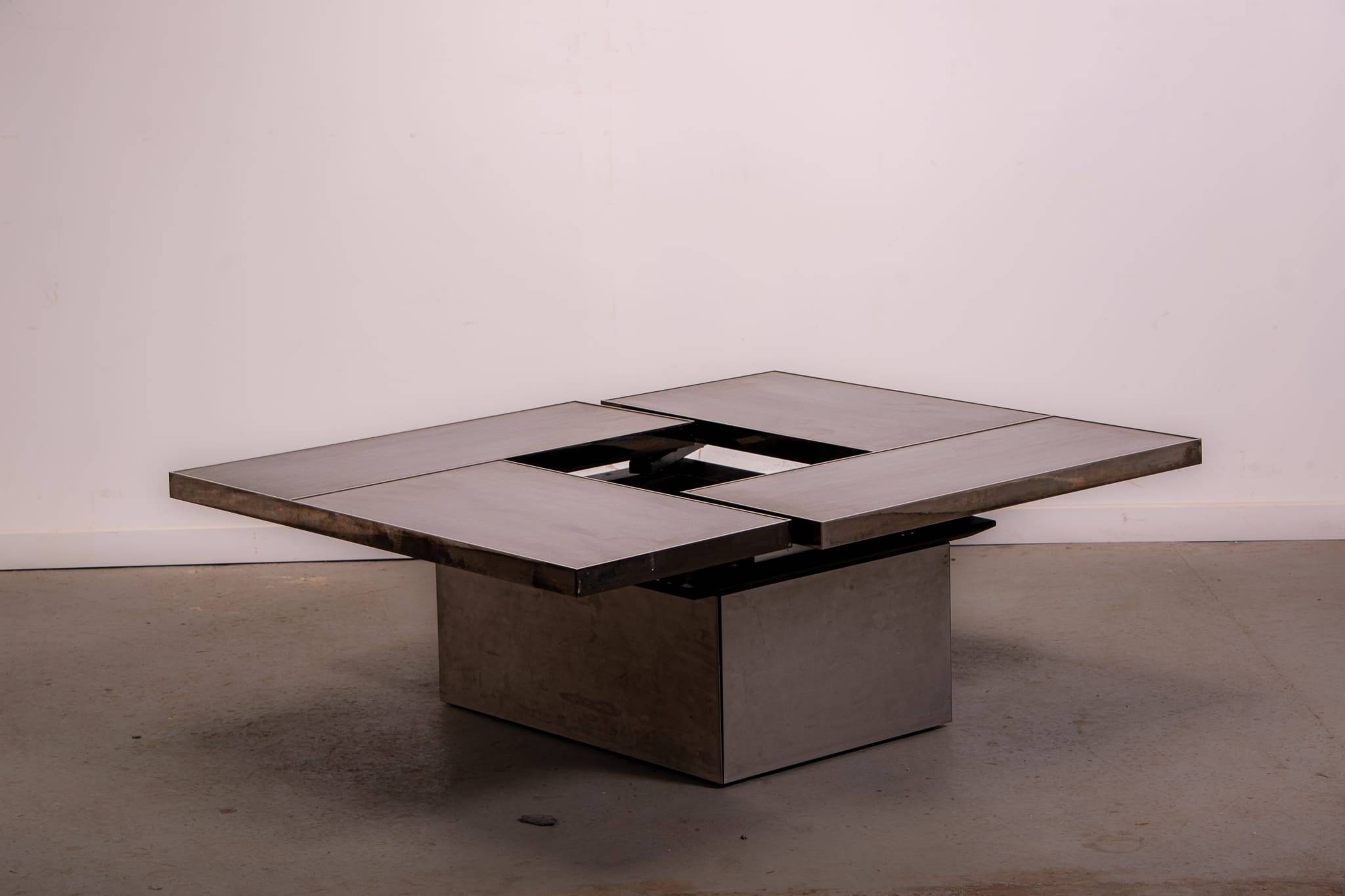 Table basse Belgo en métal brossé chromé