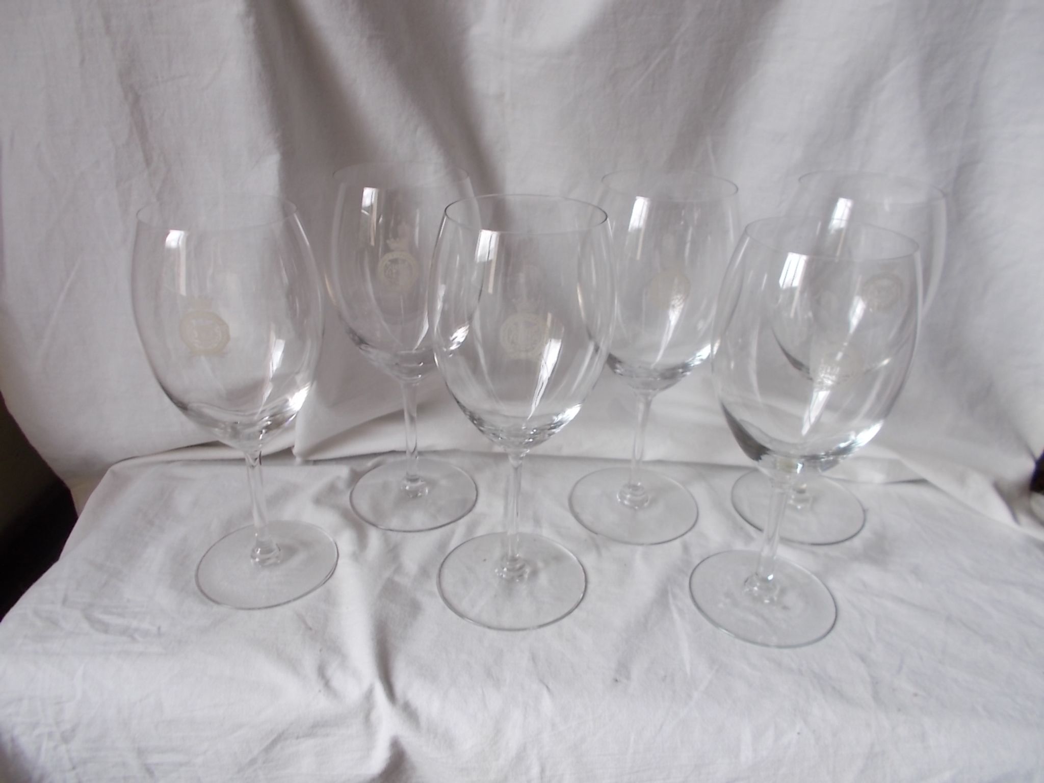 Set of 6 large Bordeaux wine glasses in crystal.