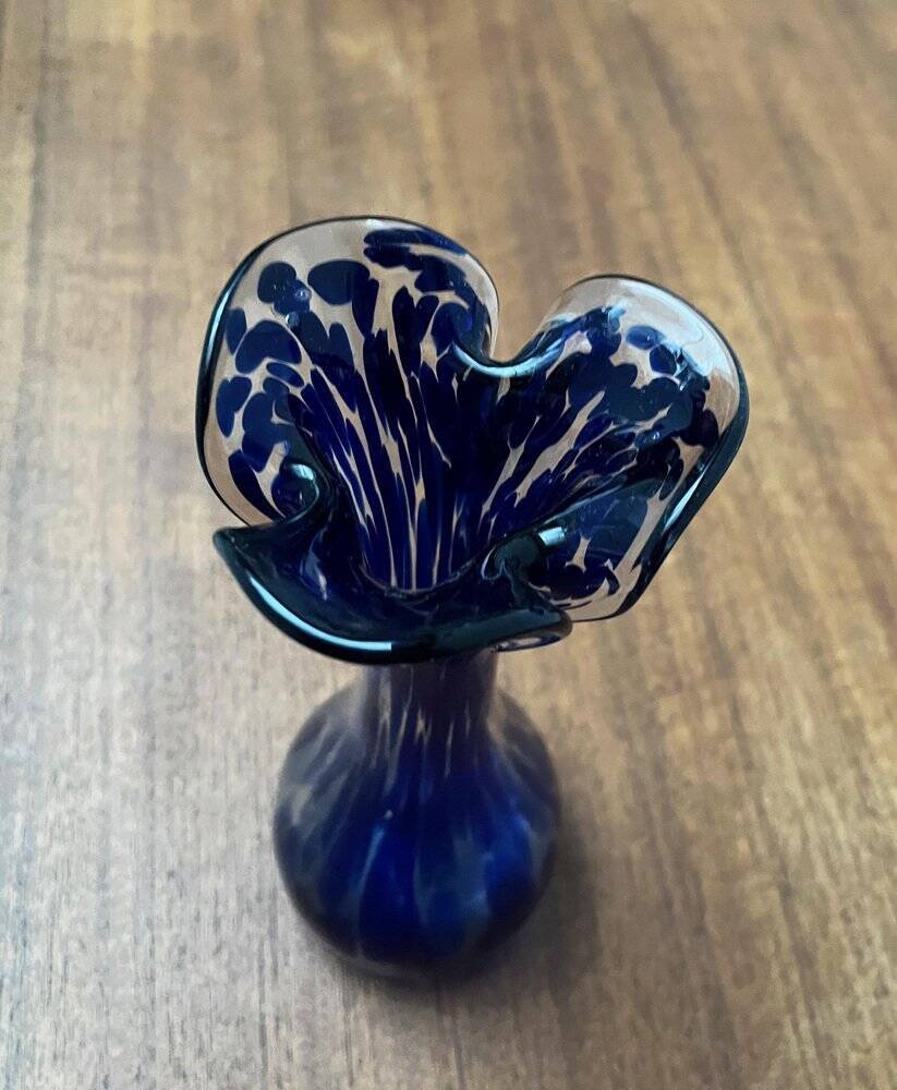 Vintage Murano glass flower vase