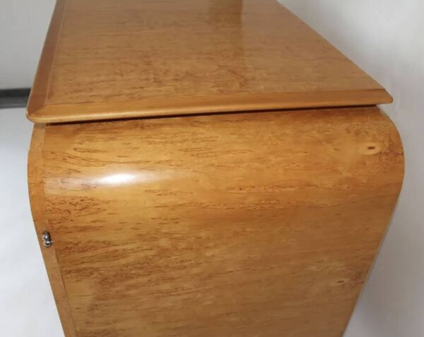 Buffet Art Déco en loupe de bouleau attribuée à Jindřich Halabala, Tchécoslovaquie