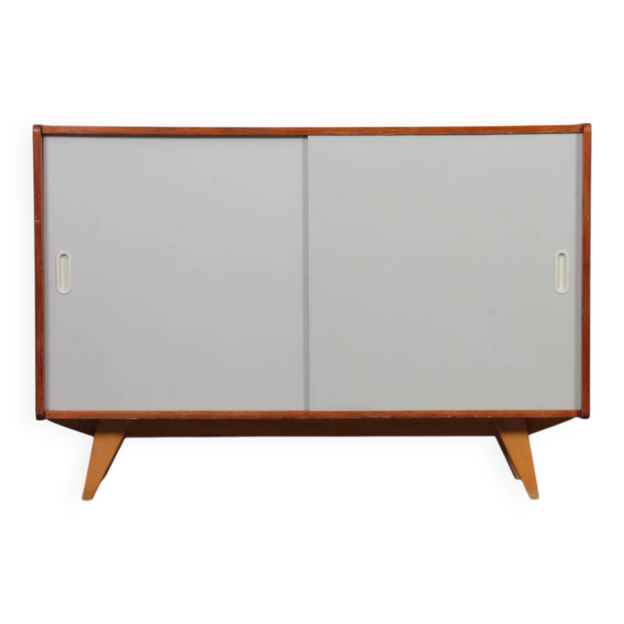 Commode en chêne, modèle U-452 par Jiri Jiroutek, 1960