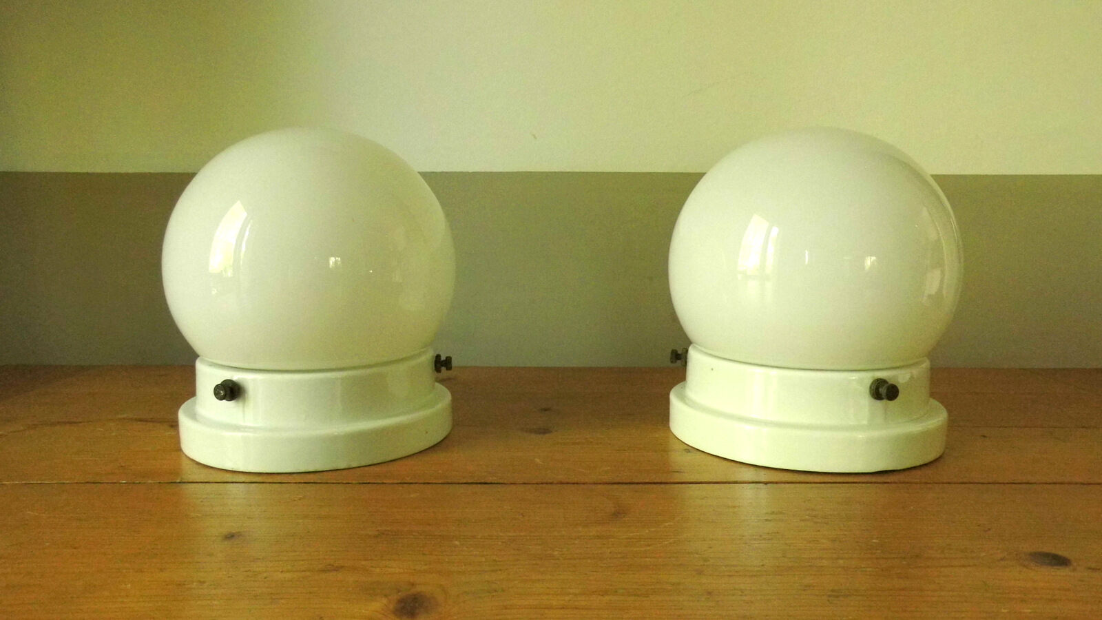 Ceiling lights with glass ball and foot porcelain