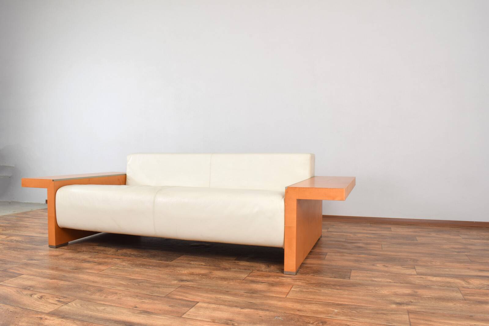 Italian Leather Sofa from Giorgetti, 1980s.