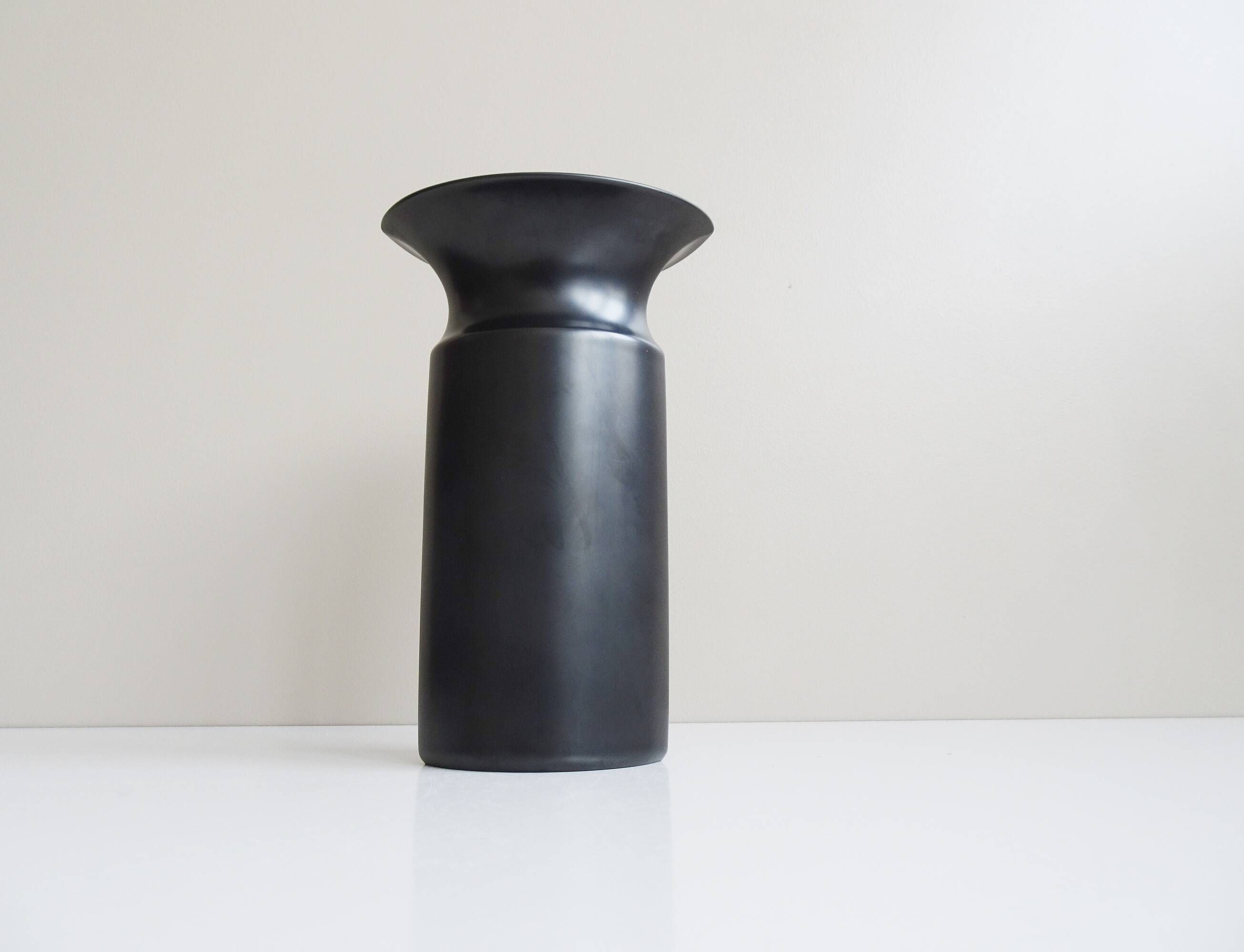 Vase from Rosenthal Studio Line - Porcelaine Noire - Design James Kirkwood