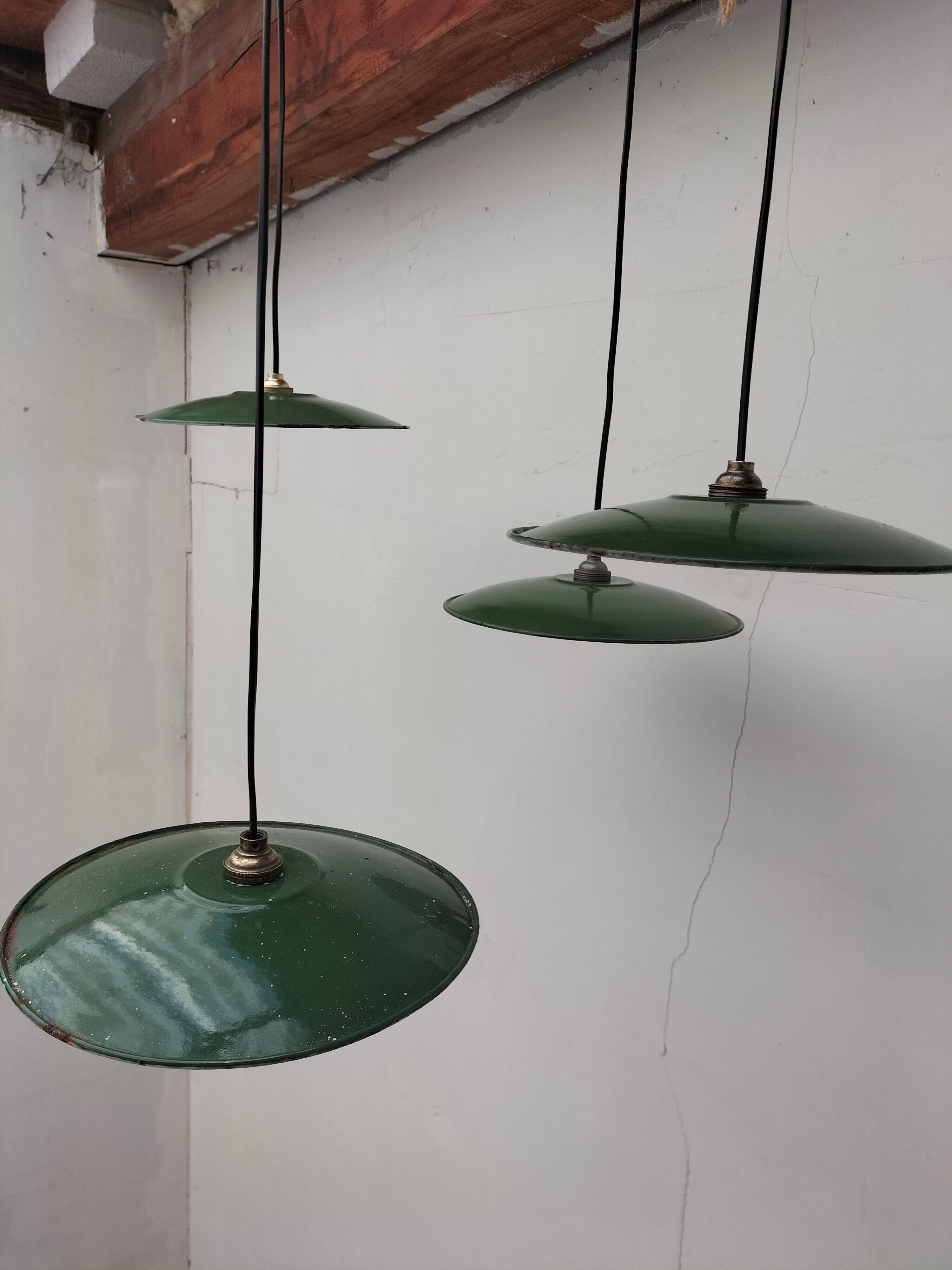 4 hanging lamps
