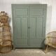 Armoire parisienne vert sauge