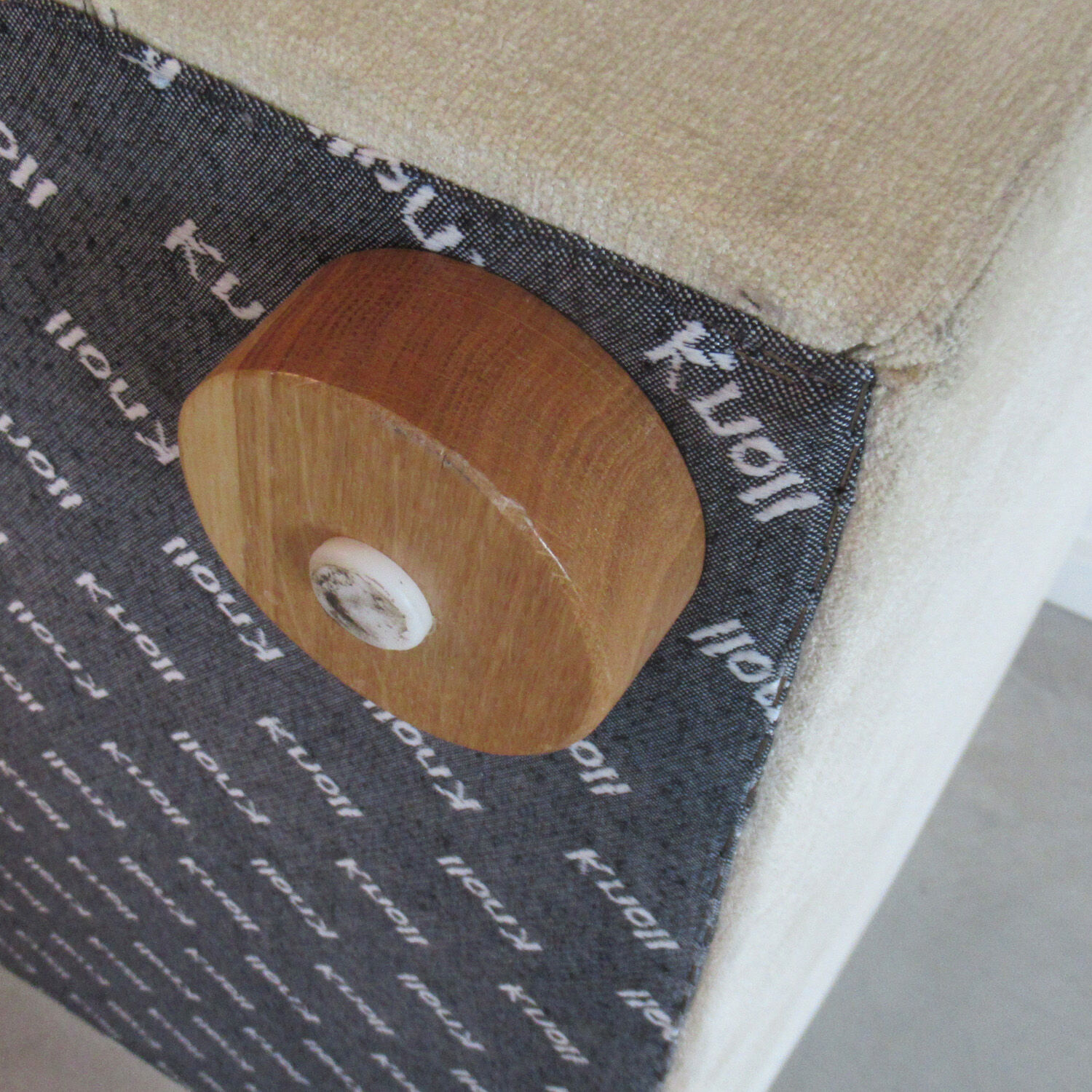 Knoll chair model SM1