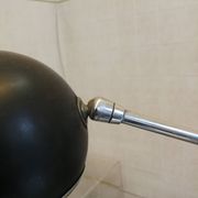 Lampadaire orbiter à balancier et contrepoids acier chromé sonnemans