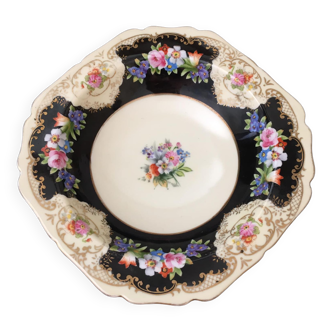 Plat piédouche carré, peint à la main, en porcelaine de la marque japonaise NORITAKE