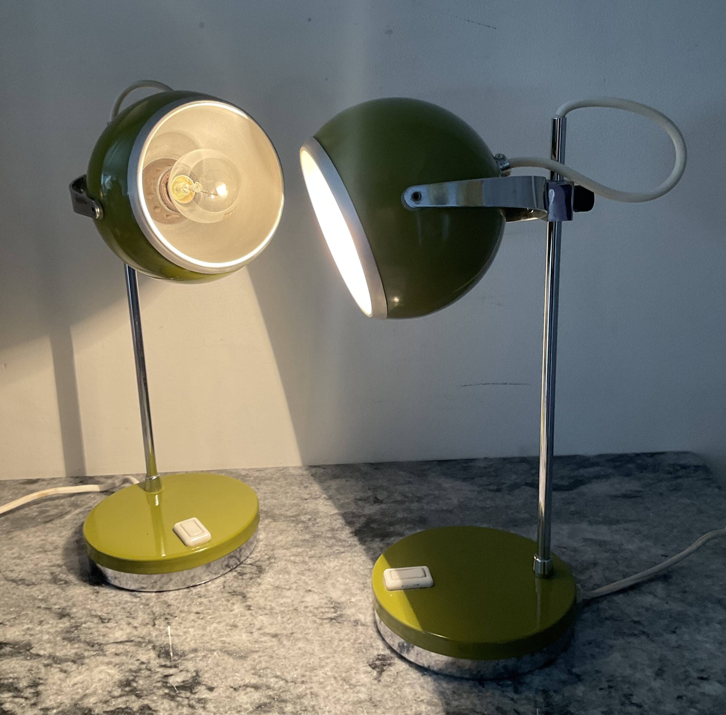 Paire de lampes EyeBall des années 70