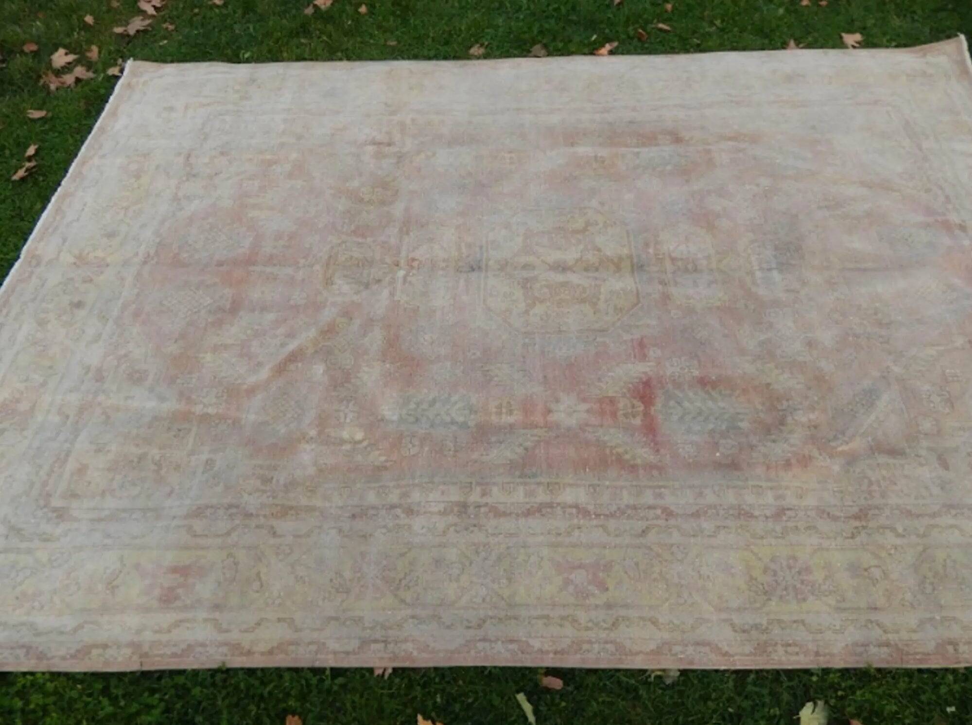 Vintage handmade Turkish rug 205x305 cm
