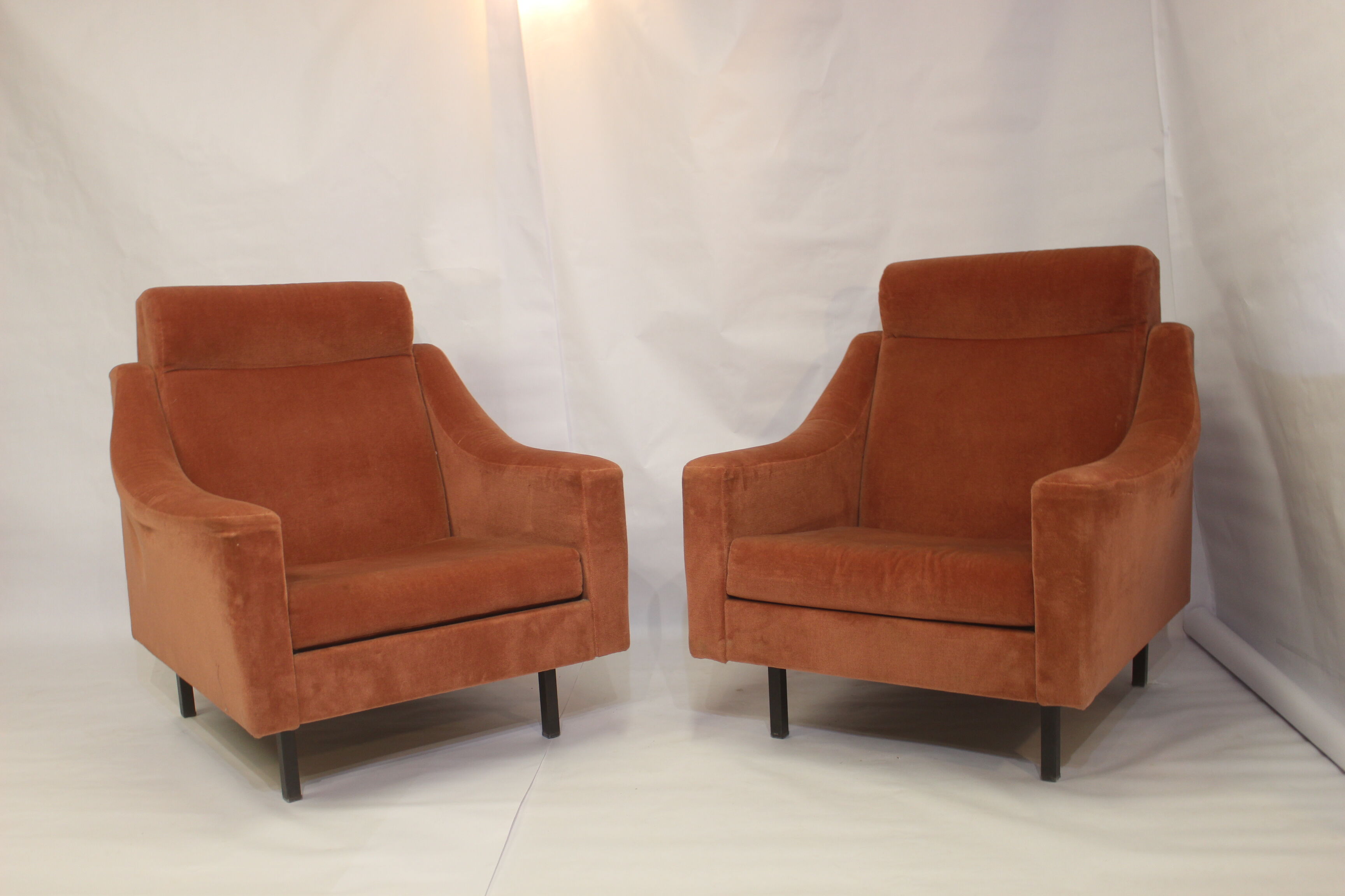 Paire de fauteuils cube en velours style Italien années 70