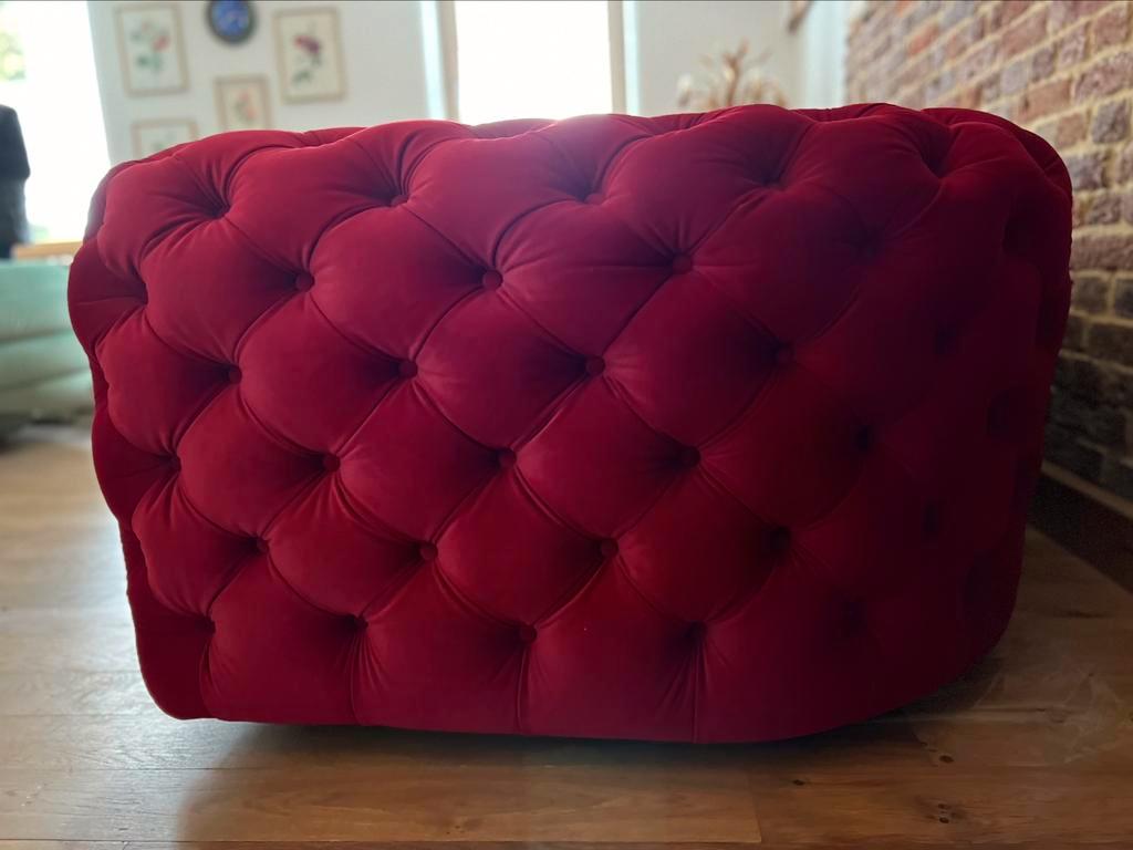 Seat / sofa / bank chesterfield wine red velvet retro