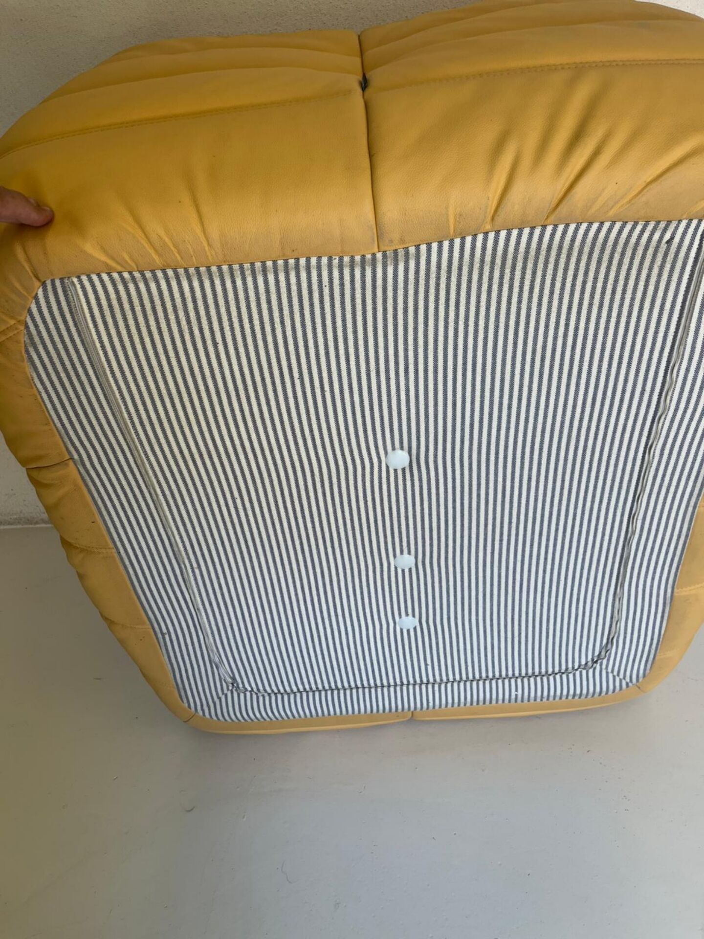Ligne Roset Togo vintage honey yellow leather – 3-seater + 2 armchairs