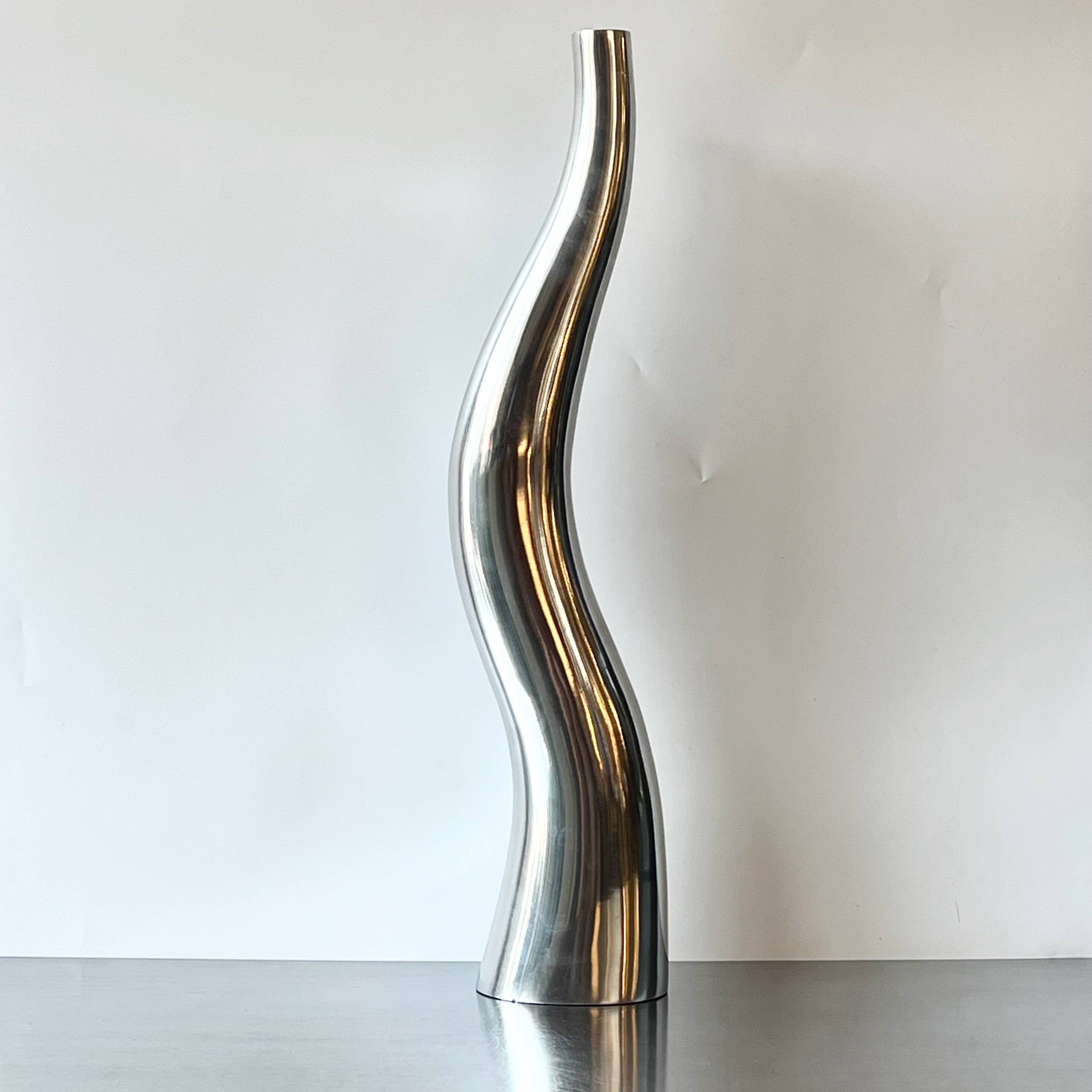 Xxl “tentacule” vase / cast aluminum – 1980s