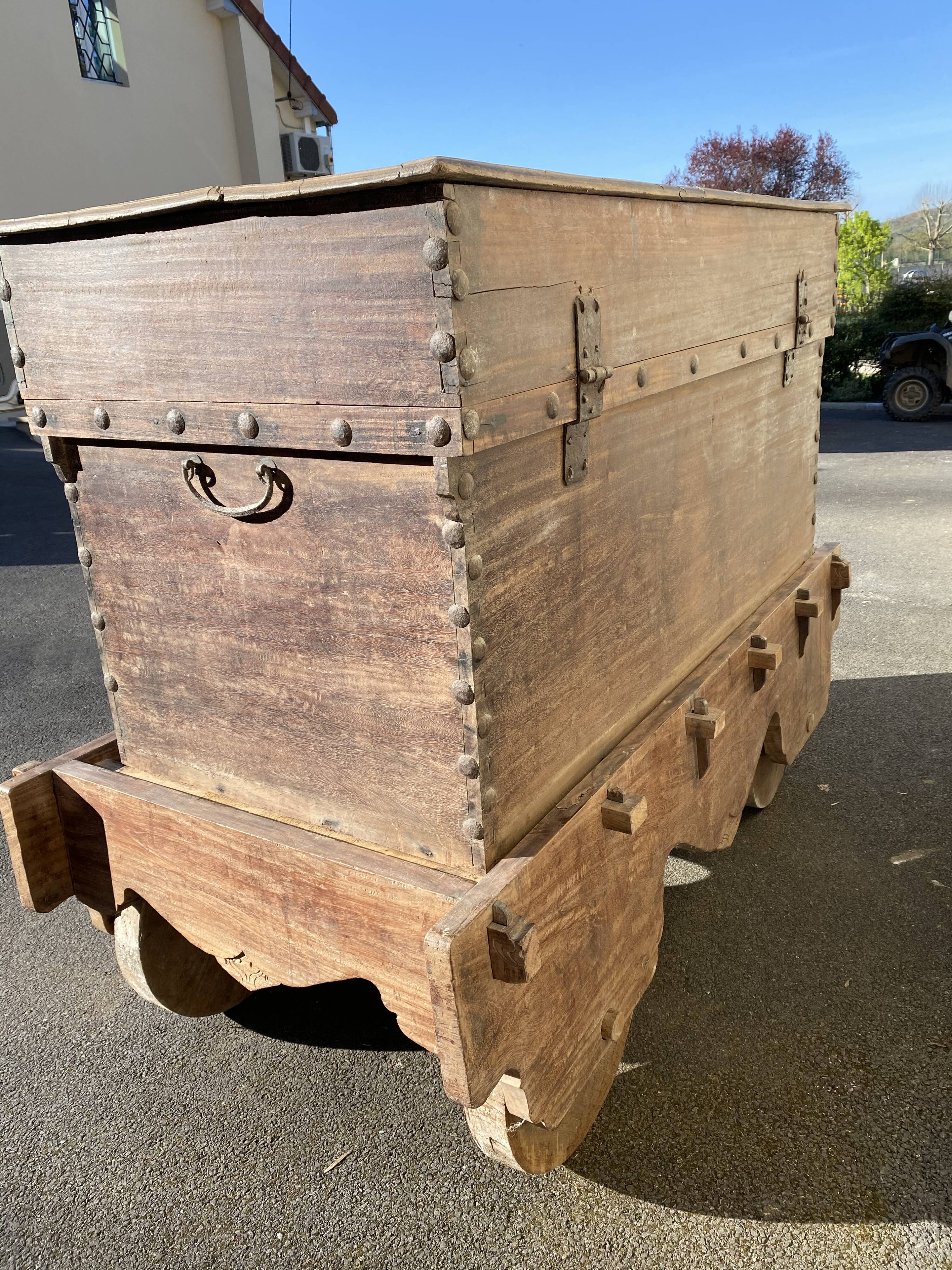 Indonesian wedding chest