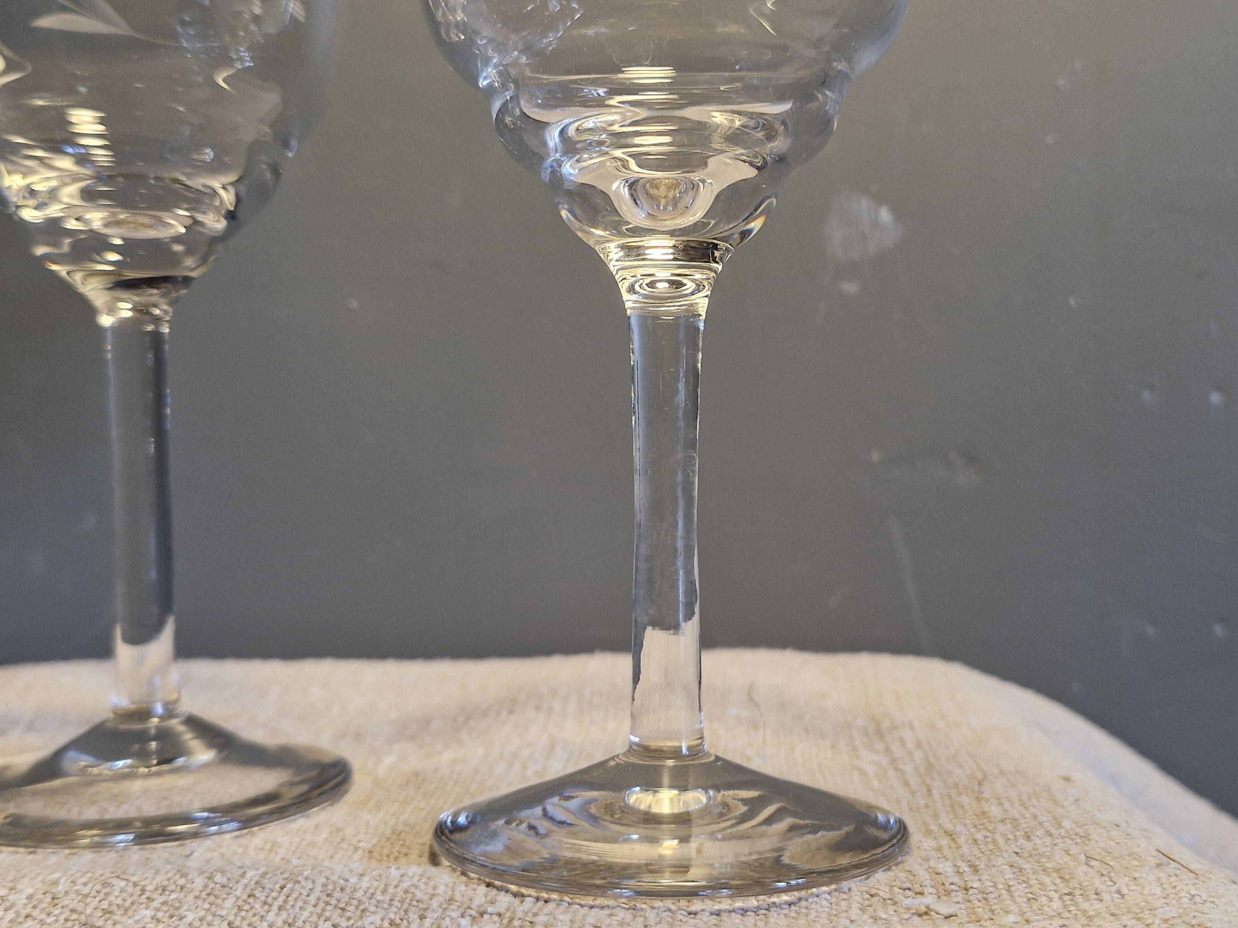 4 antique water glasses, engraved and cut crystal - 1940s