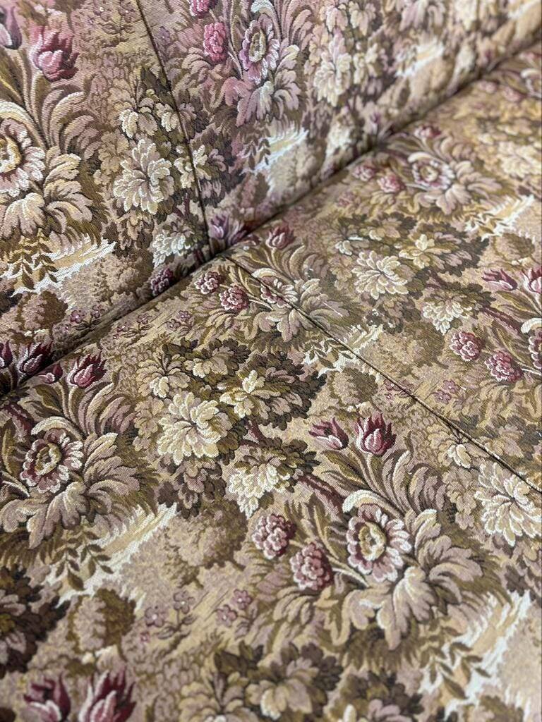 Vintage floral sofa / daybed / sofa bed