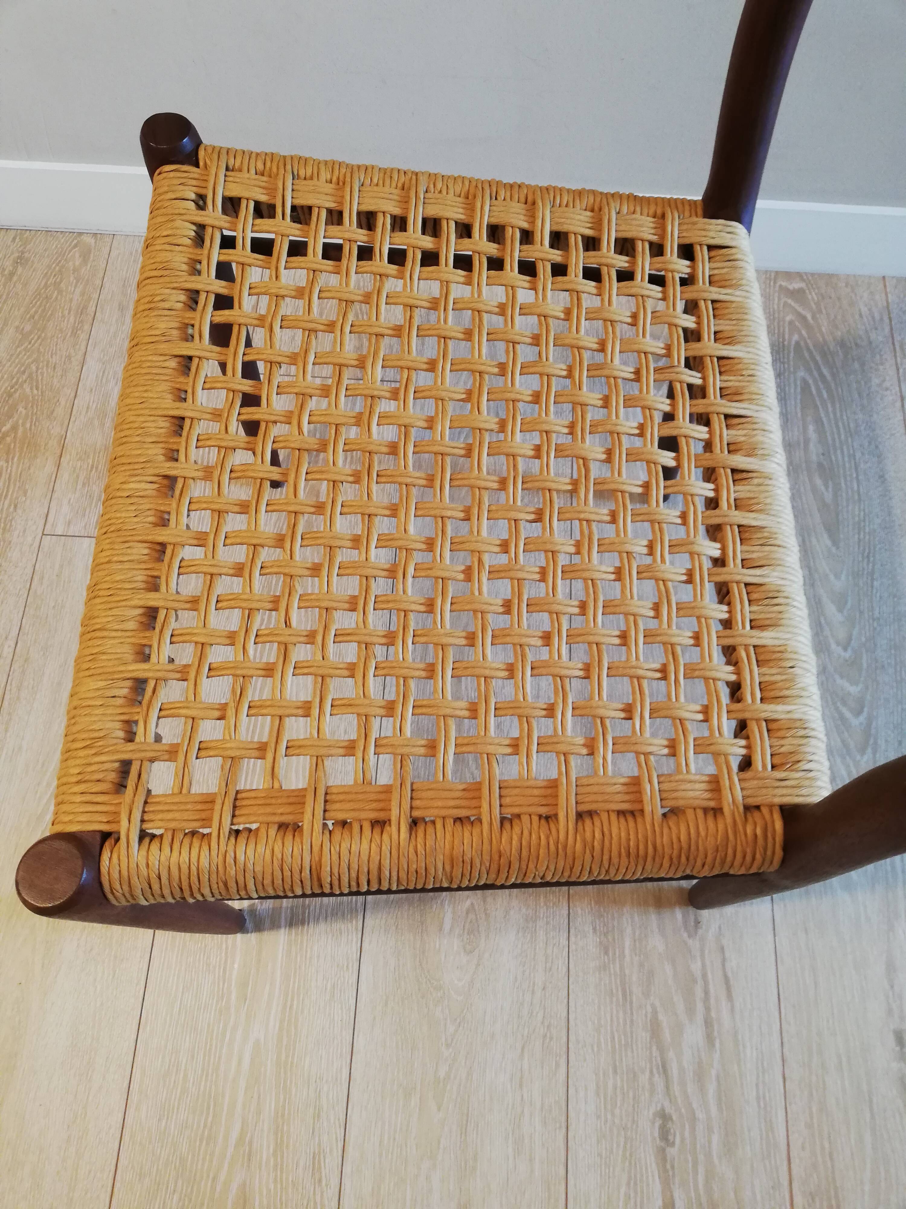 Ensemble de 4 chaises scandinaves modèle 75 de Niels Otto Moller
