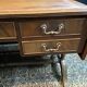 Grand bureau anglais en acajou de style Regency