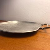 Empty pocket, apple-shaped cut