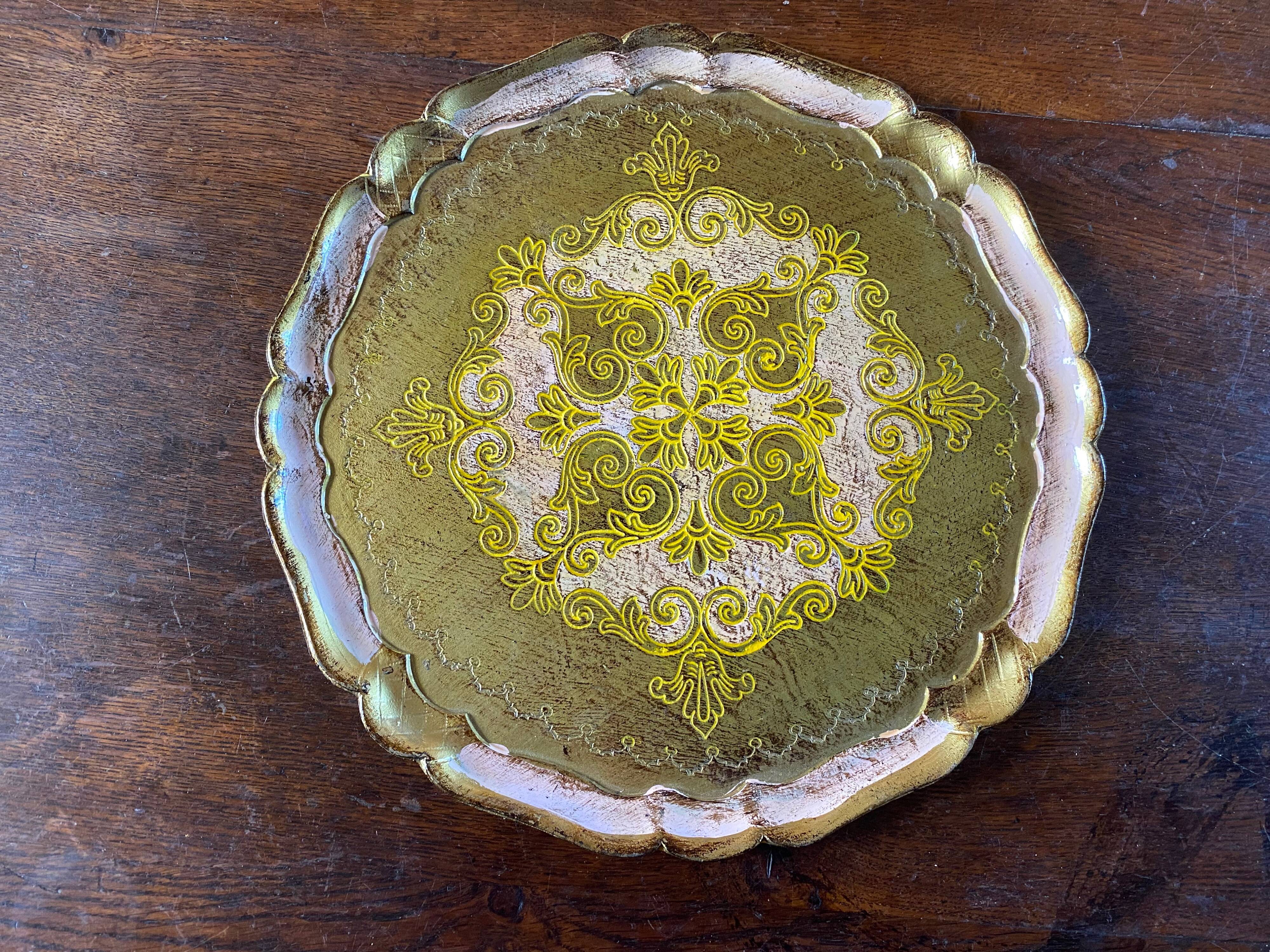 Venetian tray in gilded wood