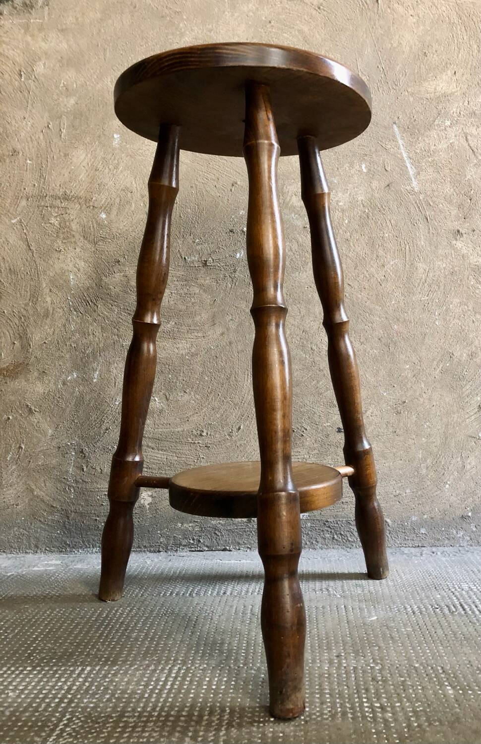 Vintage tripod stool or stool