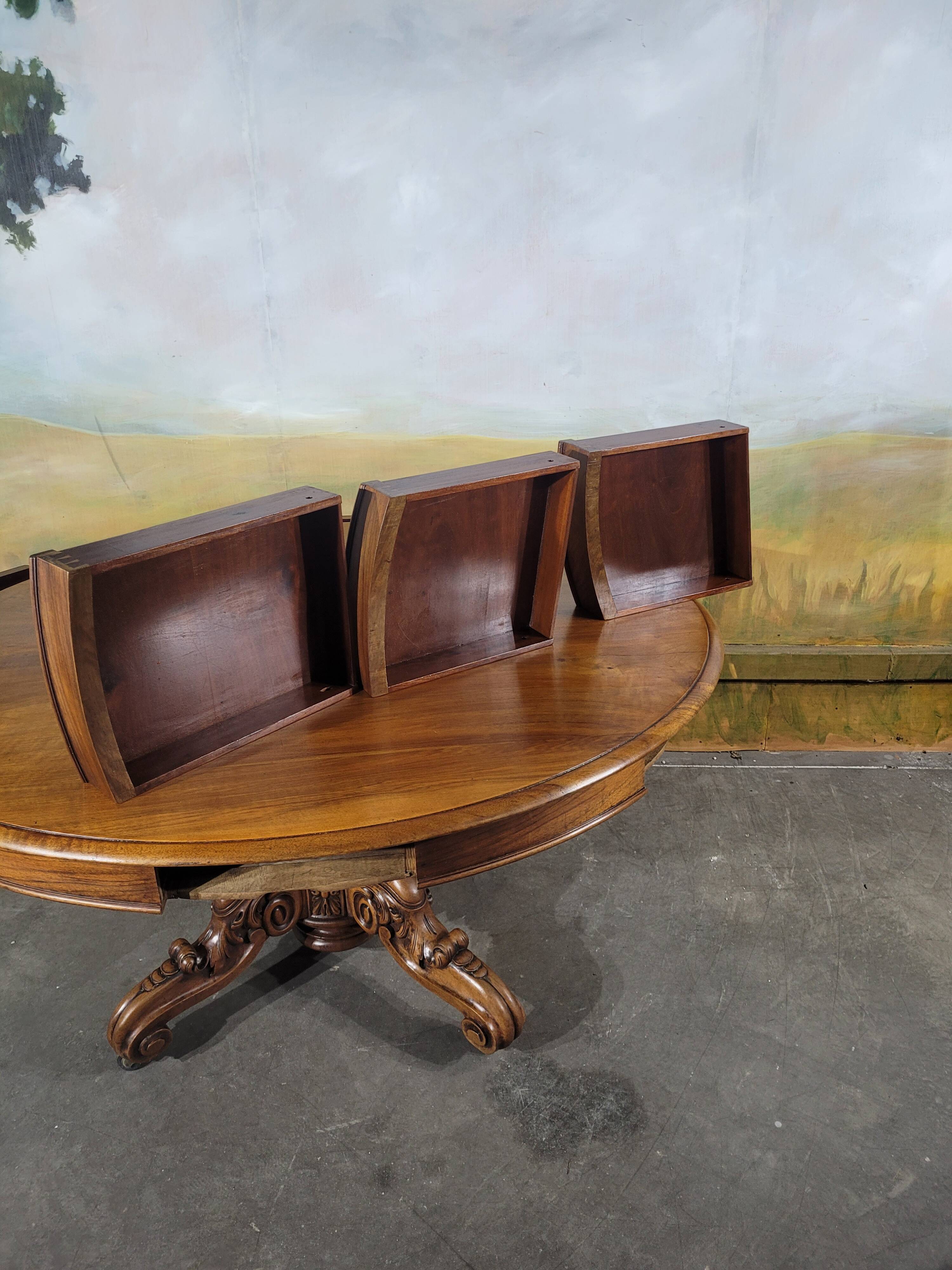 19th century walnut pedestal table with central leg