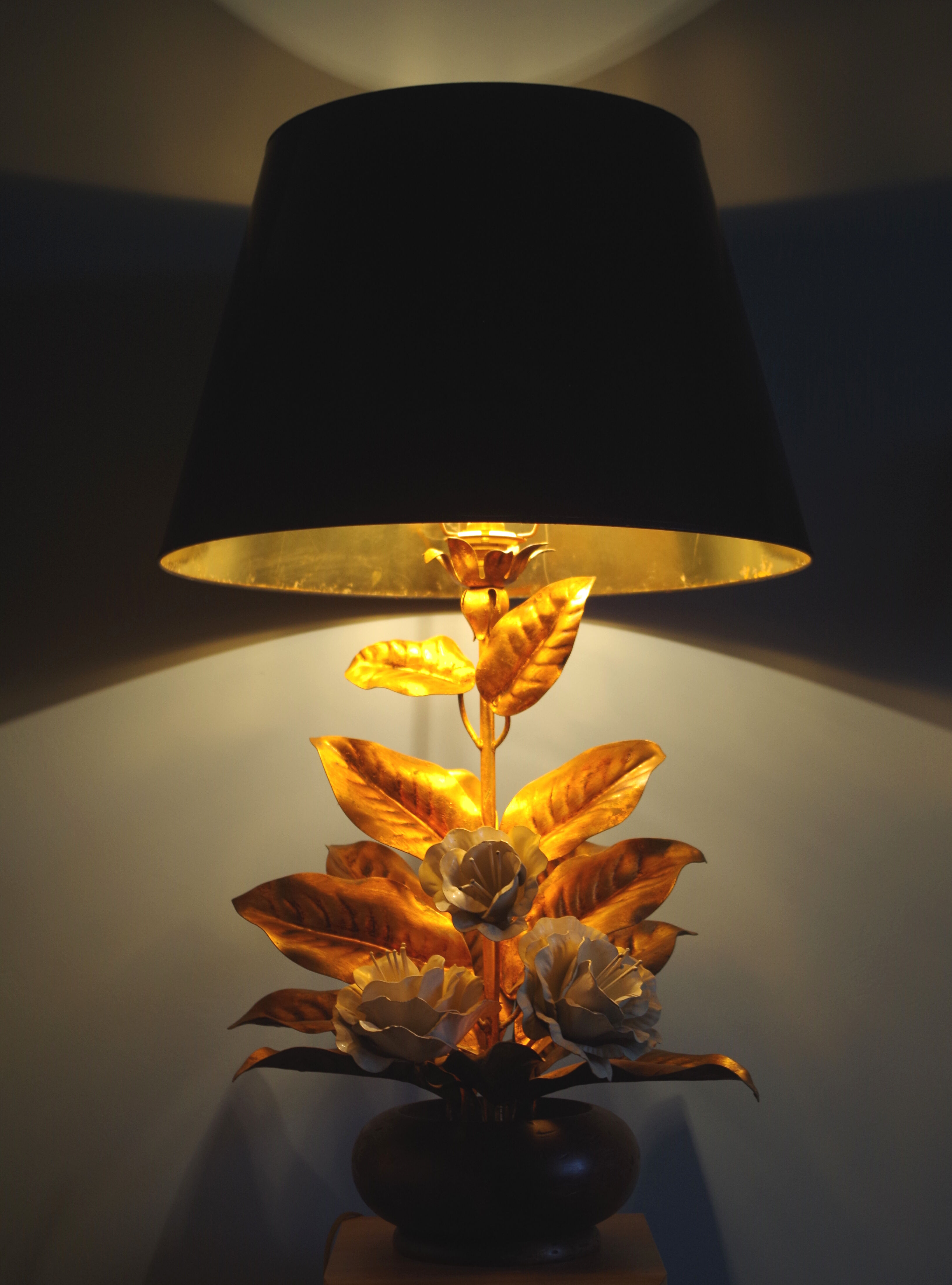 Flower lamp in golden brass 70s