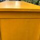 Buffet parisien jaune
