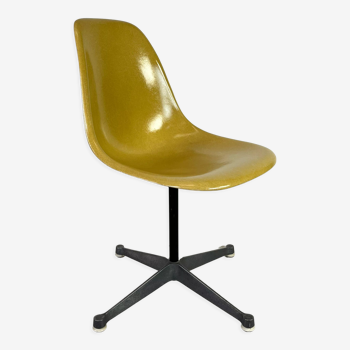 Eames Herman Miller PSC swivel base office chair in light ochre