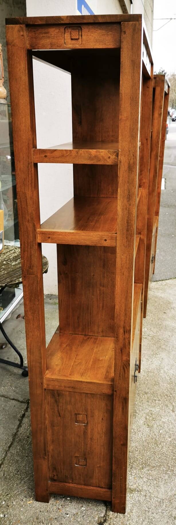 2 solid rubberwood bookcases “Pier import”