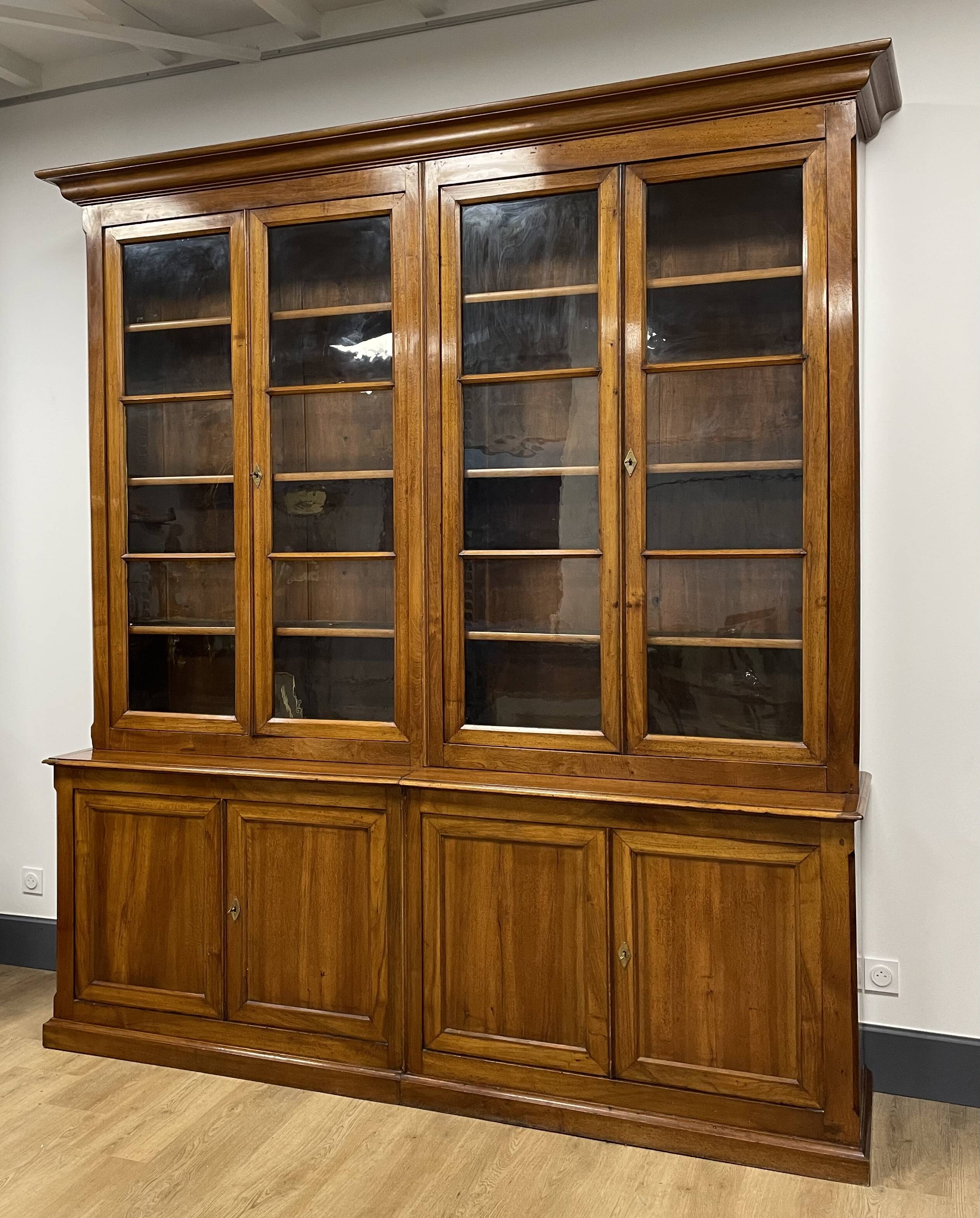Large walnut bookcase from the end of the 19th century