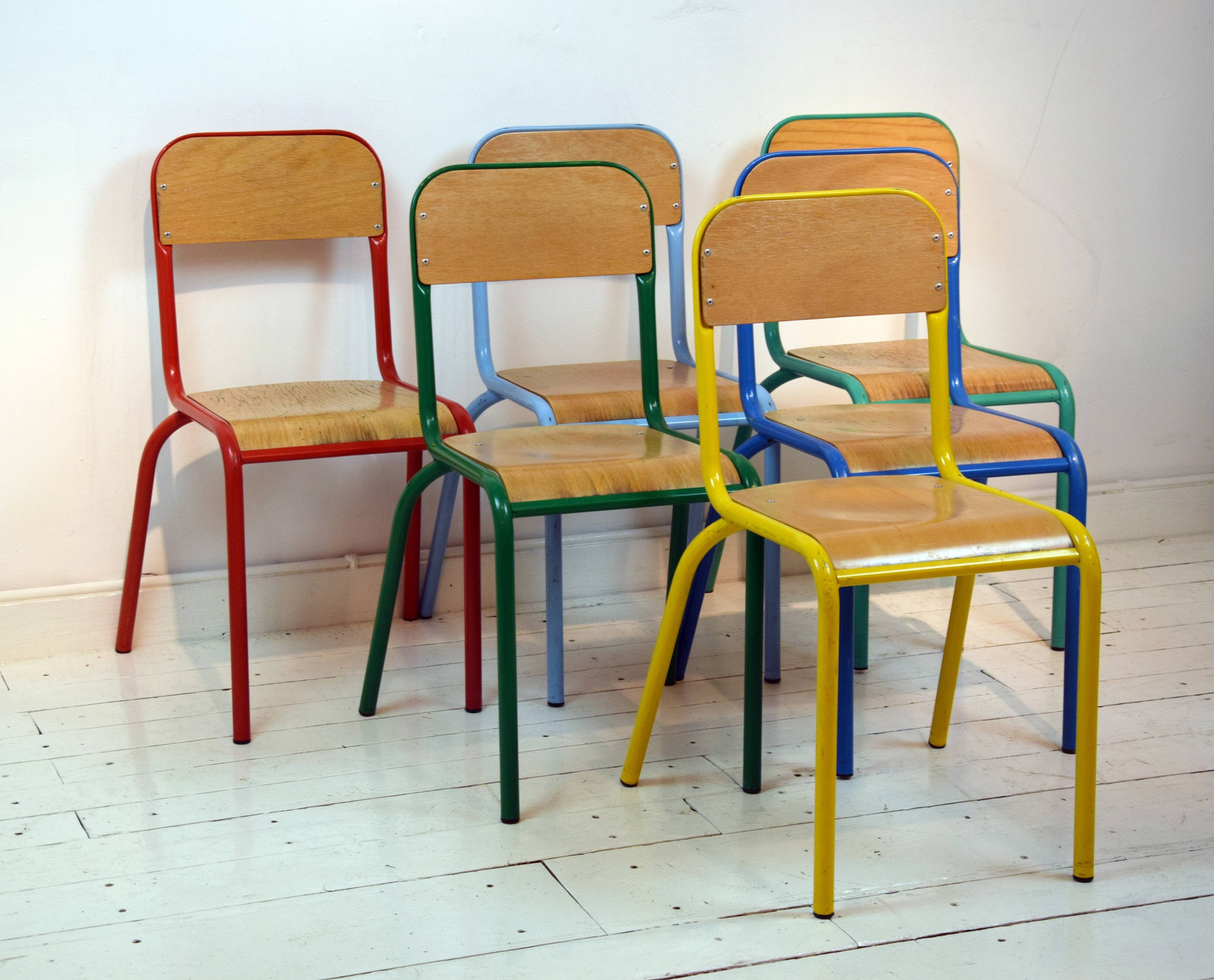 Série de 6 chaises en métal coloré