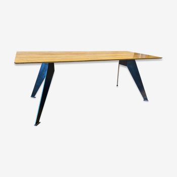 Blade table in Acacia