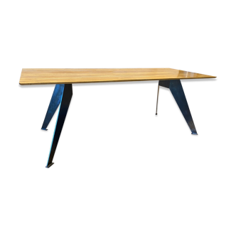 Blade table in Acacia