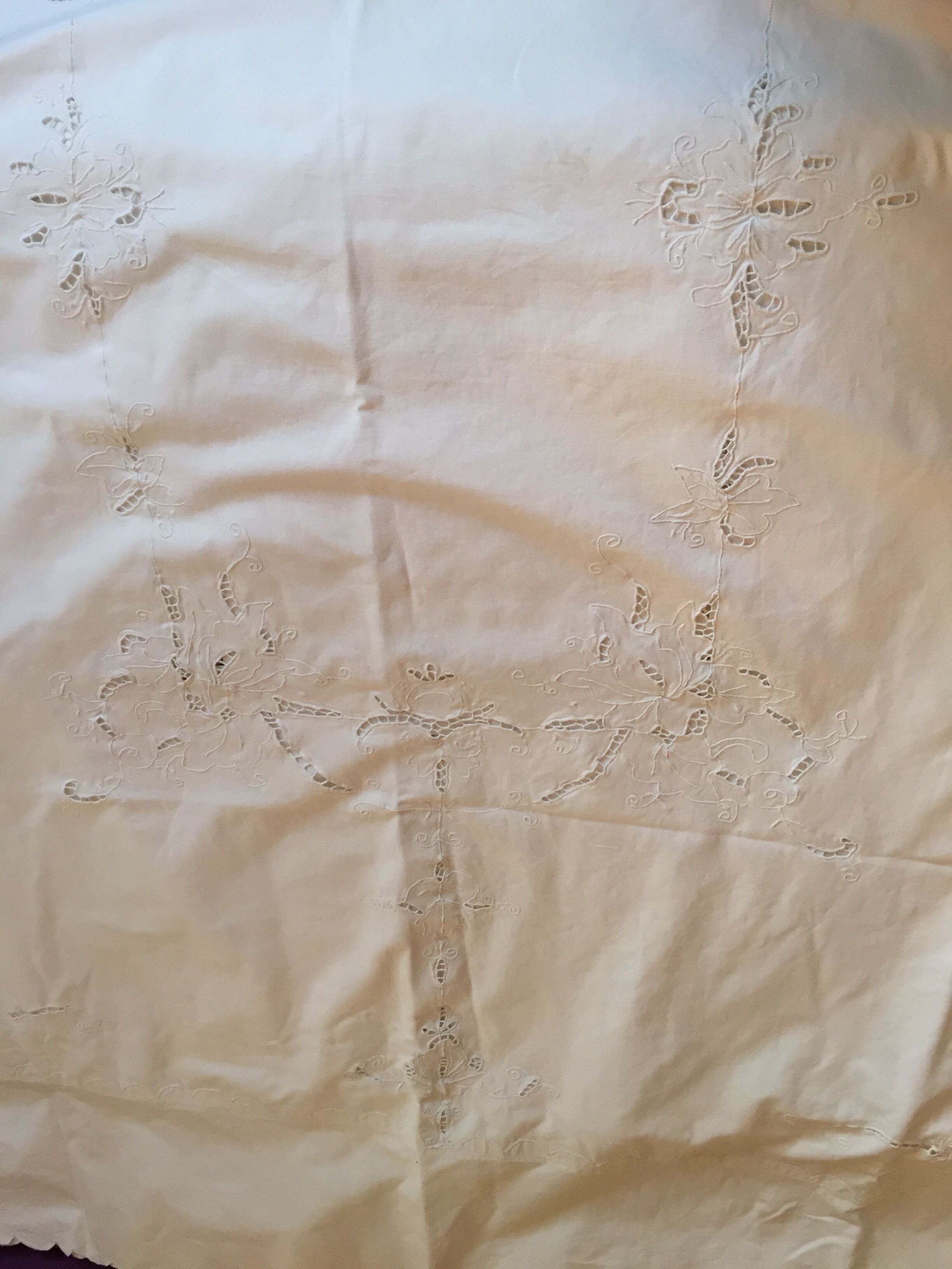 Nappe brodée