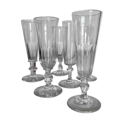 Set de 6 coupes à champagne 19e à cotes plates en cristal assorties