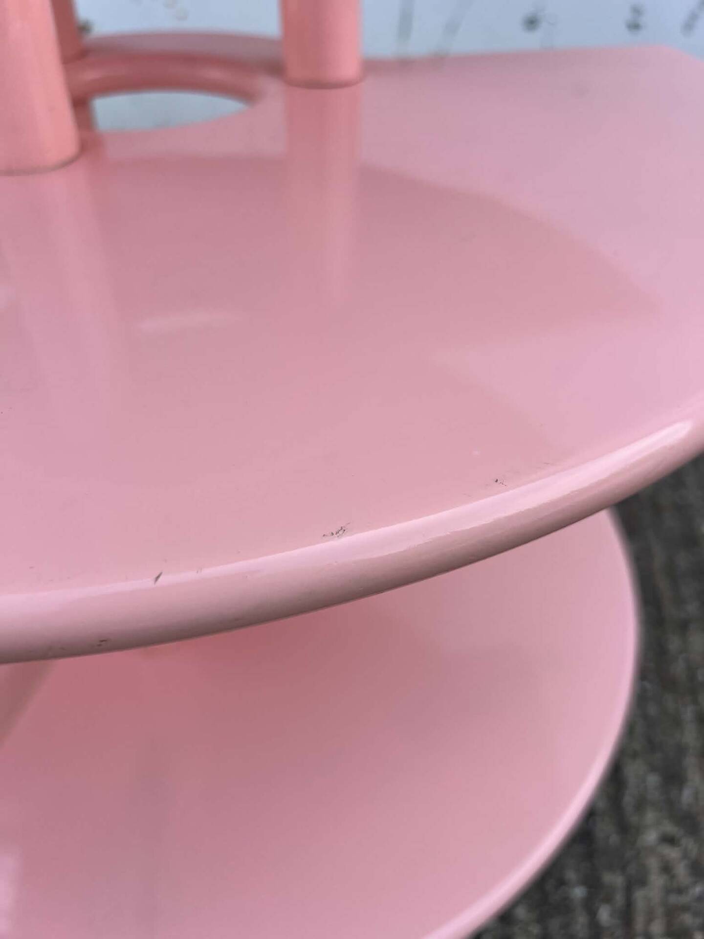 Mini bar dessert from the 80s, Memphis style, light pink lacquered wood.